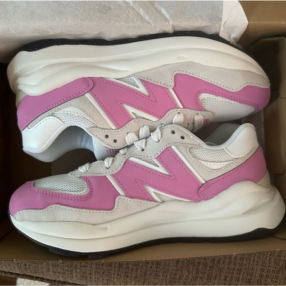 Pink size 8 new balance shoes